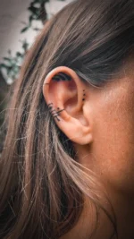 Thanks @moni_kocht_und_rennt 
Ear Tattoo

Book Appointment l Termin buchen:
https://linktr.ee/riotphil

#tattoo #ornament #eartattoo #graz #wels