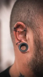 Ear Tattoo for @scharkasmus_piercing 
Freehand Ritual

#eartattoo #graz #wels #tattoo #freehand